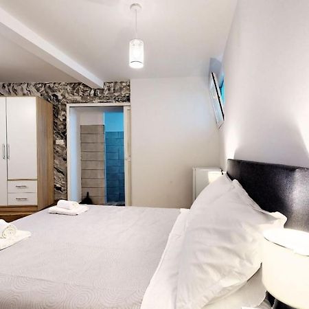Sobe 1-2-3 Apartment สปลิท ภายนอก รูปภาพ